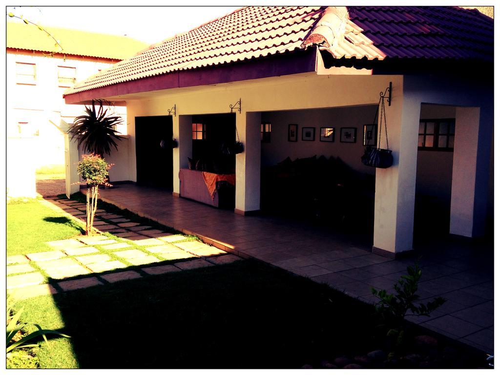 Villa De La Rosa Klerksdorp Luaran gambar